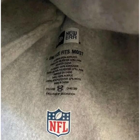 NEW ERA Seattle Seahawks Football Pom Beanie NWOT - Picture 5 of 5